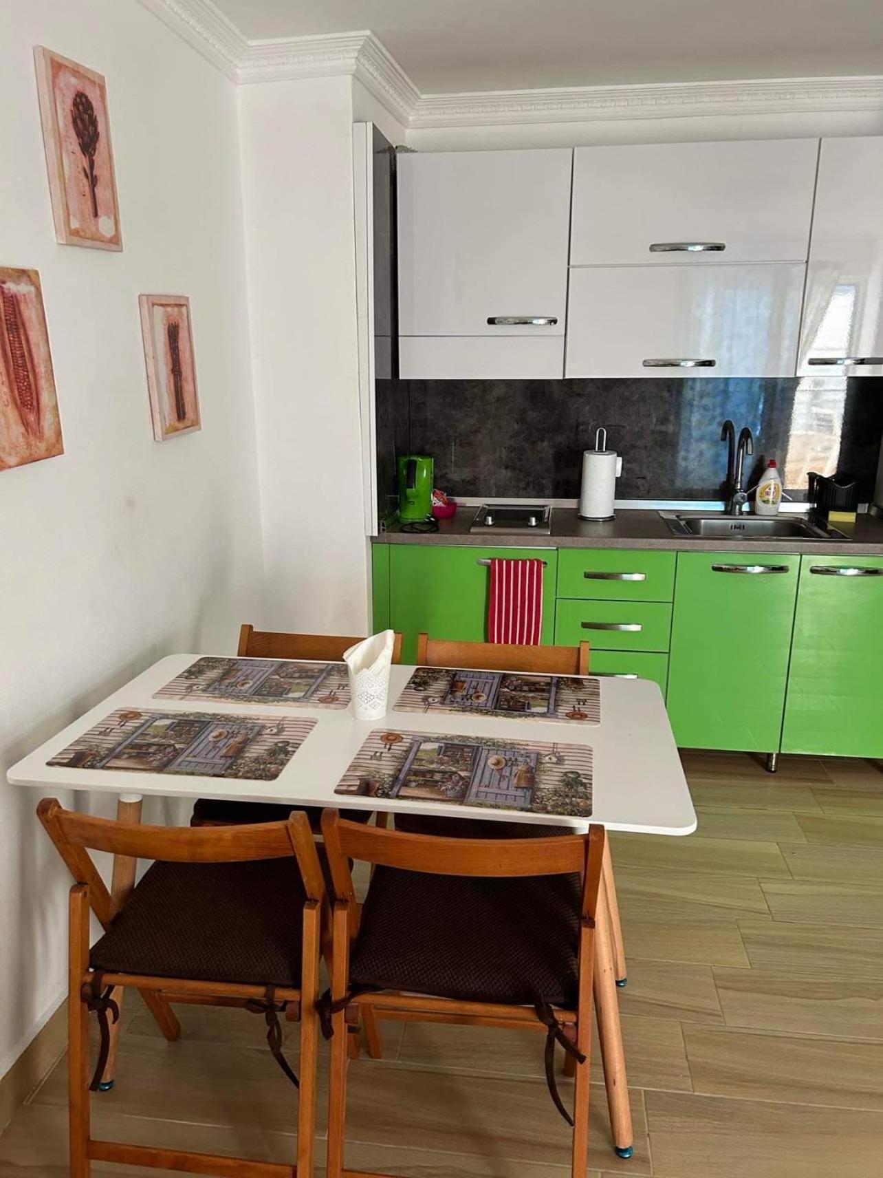 Kk Fafa Apartments Голем Екстериор снимка