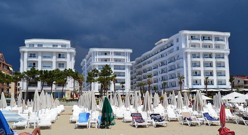 Kk Fafa Apartments Голем Екстериор снимка